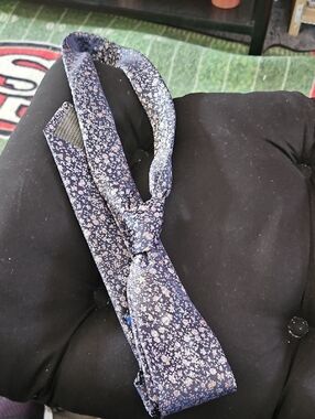 Apt. 9 Navy Floral Tie with Light Accent Flowers